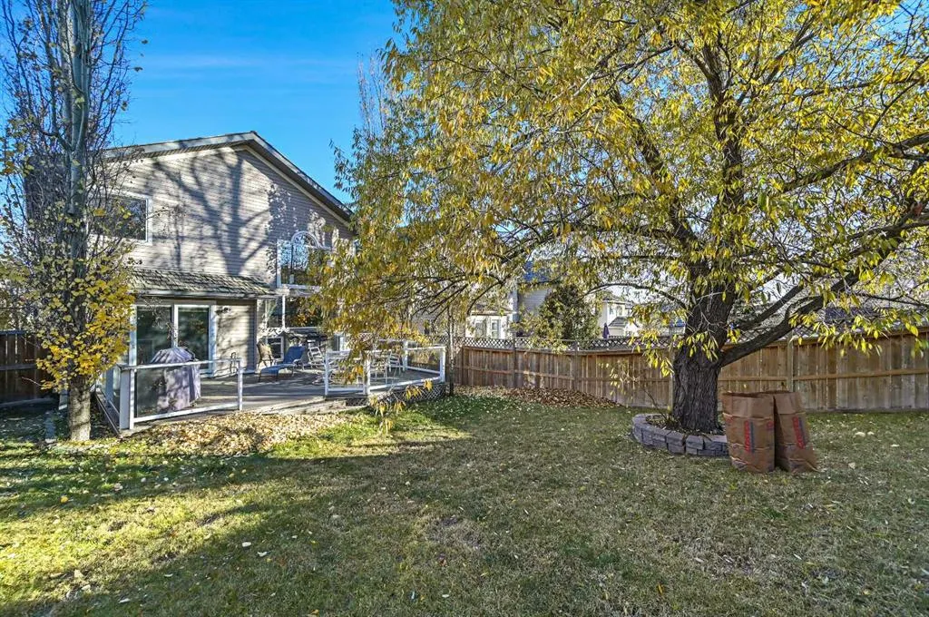 114 Valley Ponds Crescent NW