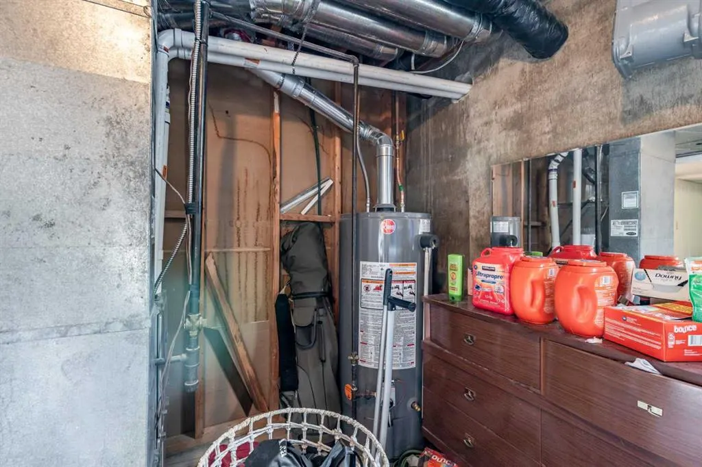 2555 & 2557 Thompson Crescent SE