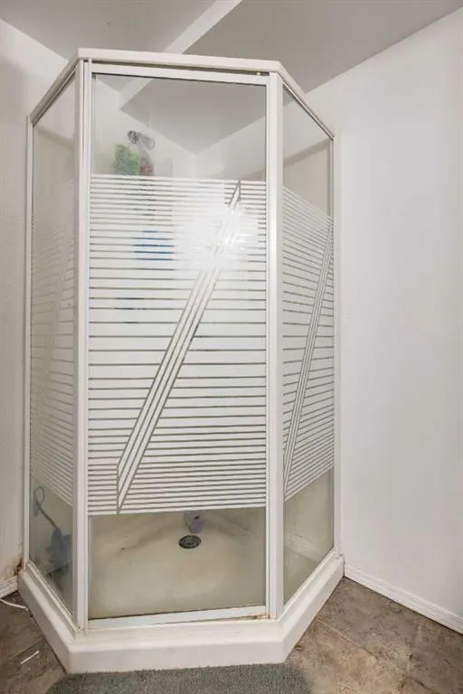 2555 & 2557 Thompson Crescent SE