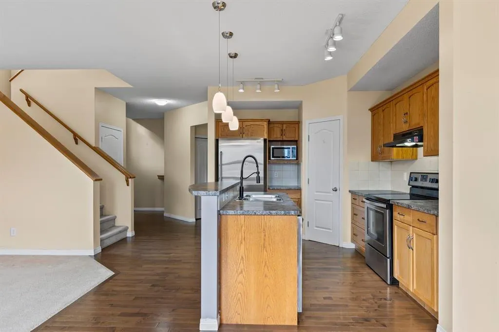 1043 Copperfield Boulevard SE