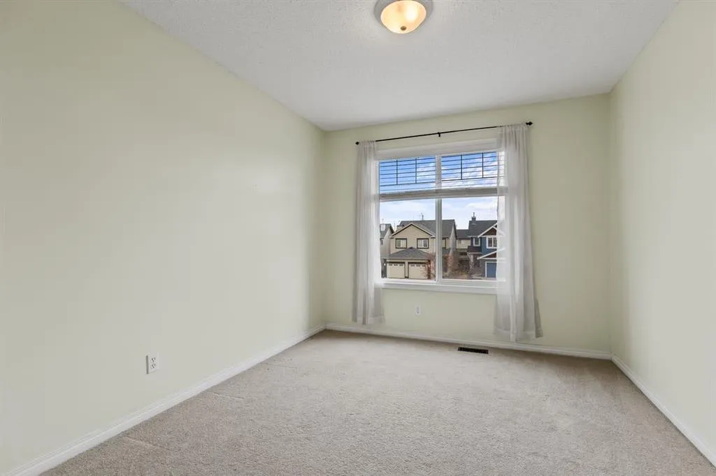 1043 Copperfield Boulevard SE