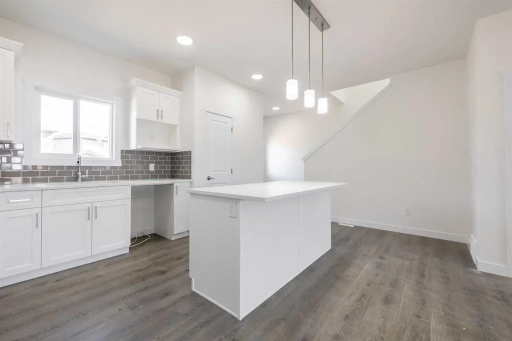 11 Creekstone Walk SW