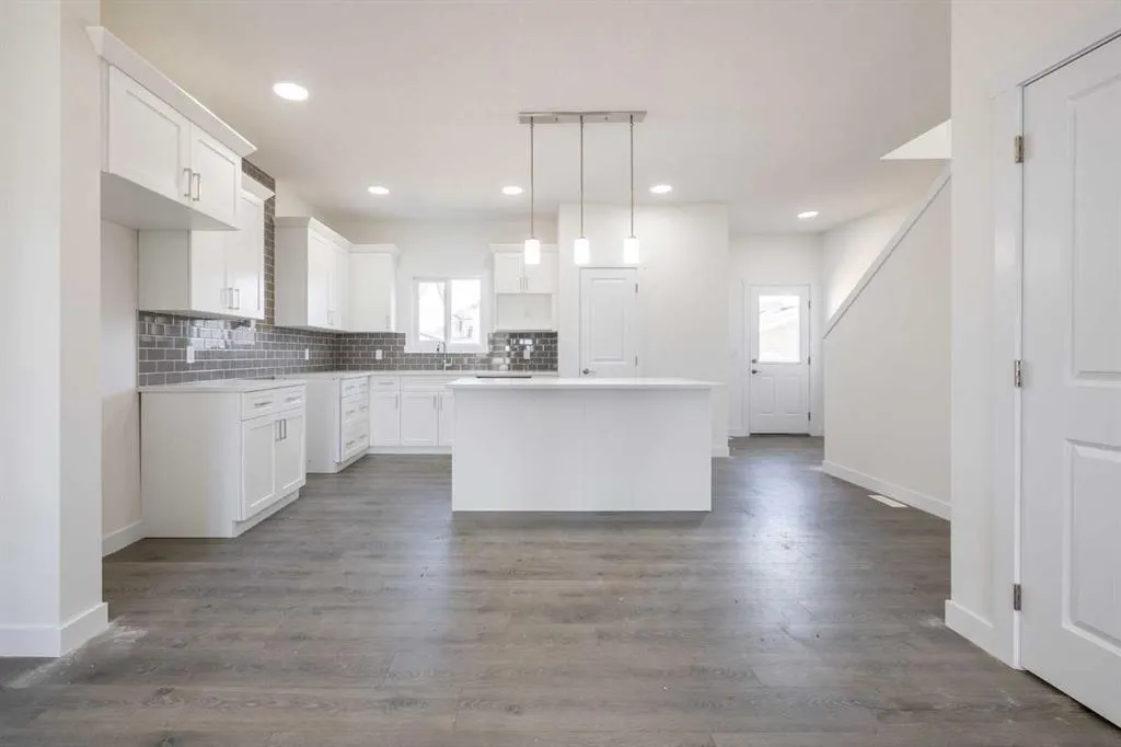 11 Creekstone Walk SW