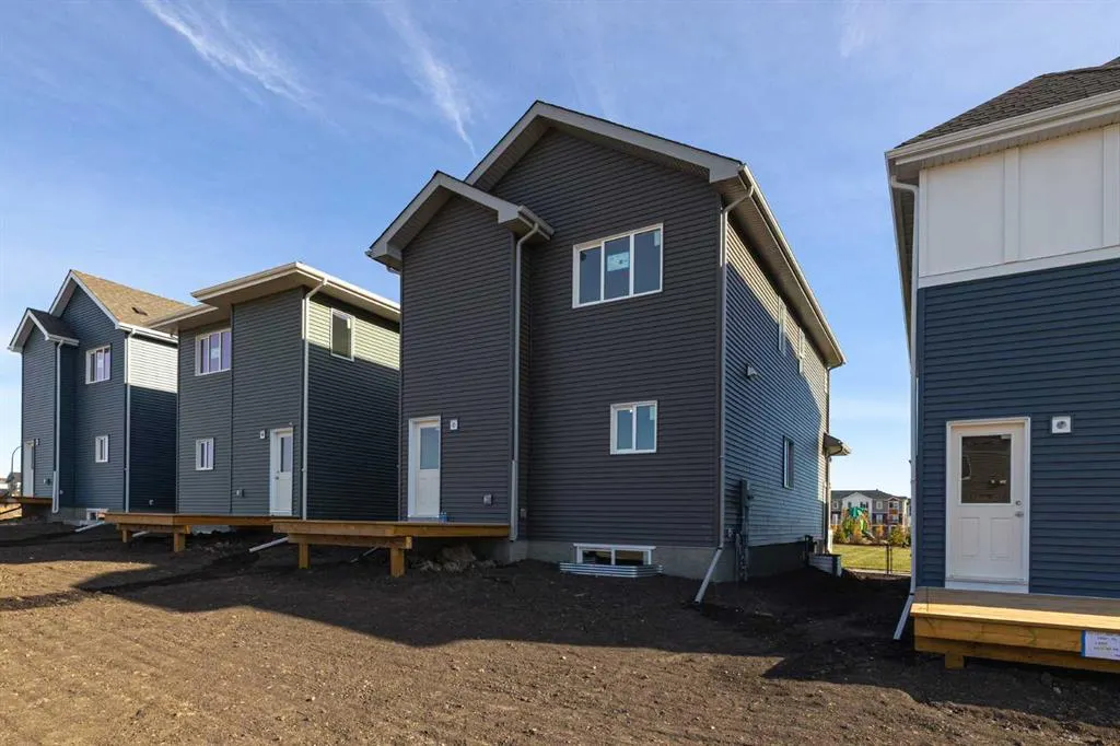 11 Creekstone Walk SW