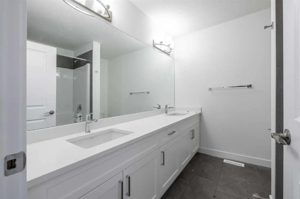 11 Creekstone Walk SW