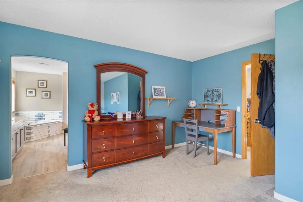 168 Fairways Drive NW