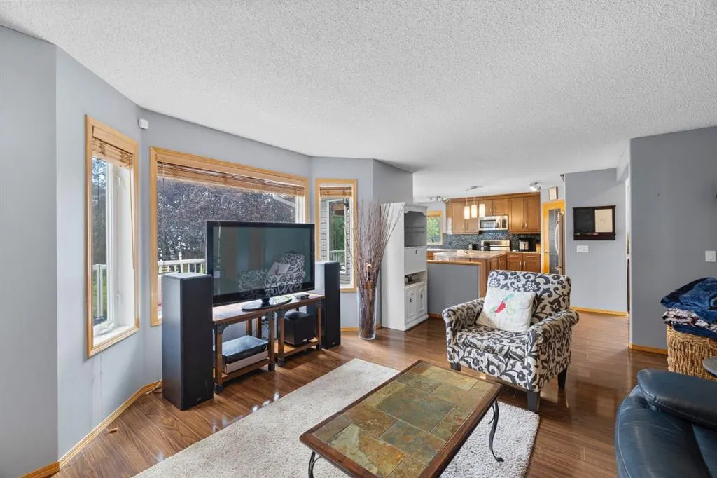 168 Fairways Drive NW