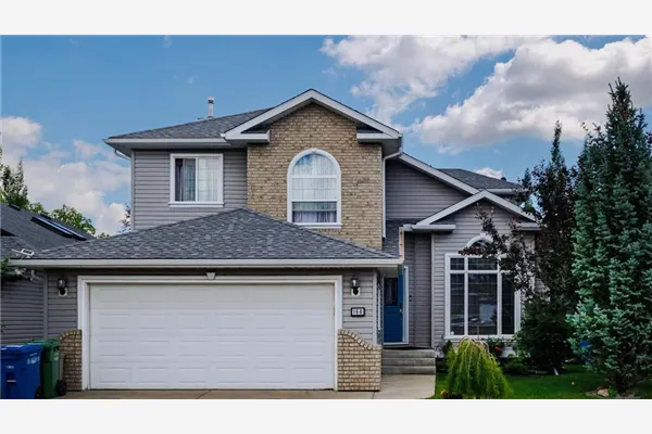 168 Fairways Drive NW