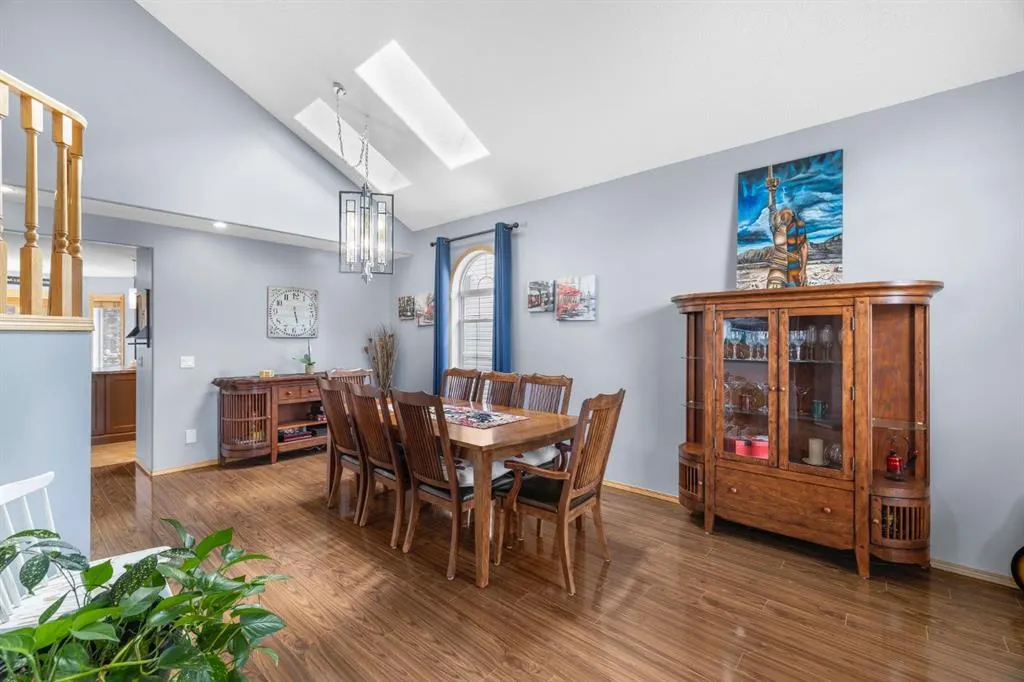 168 Fairways Drive NW