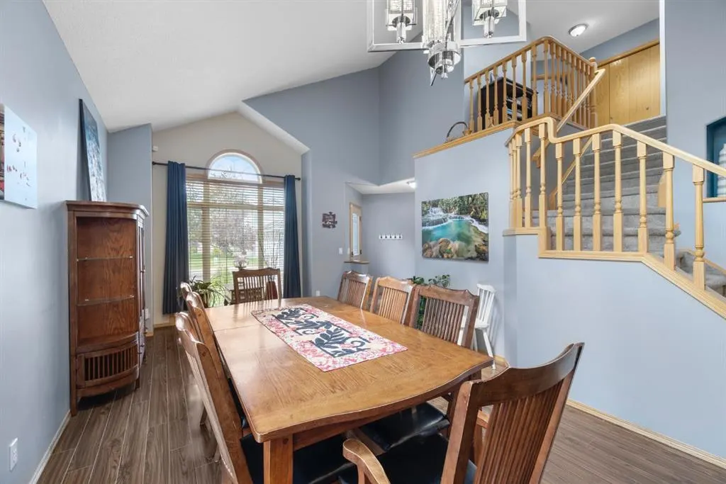 168 Fairways Drive NW