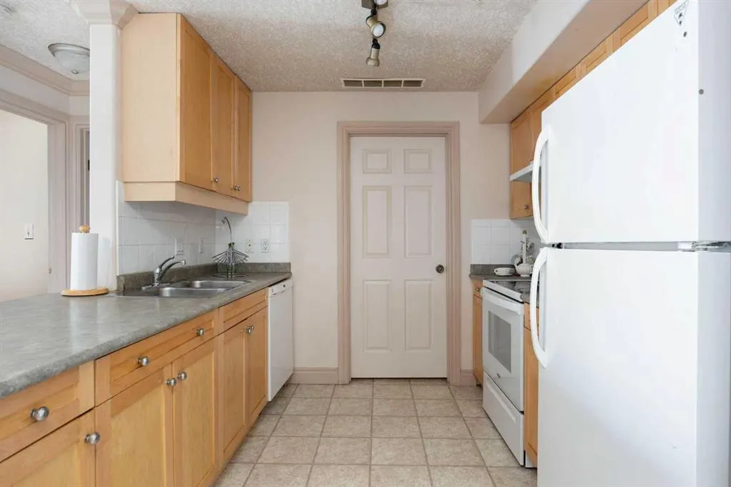 38 Riedel Street, #2308