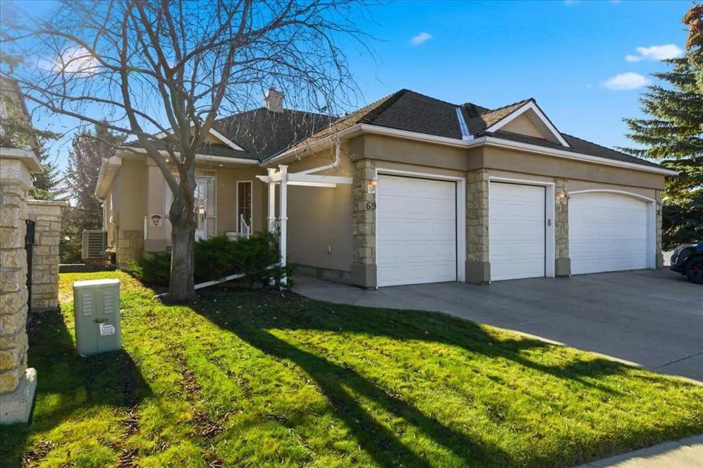 69 Scimitar Point NW