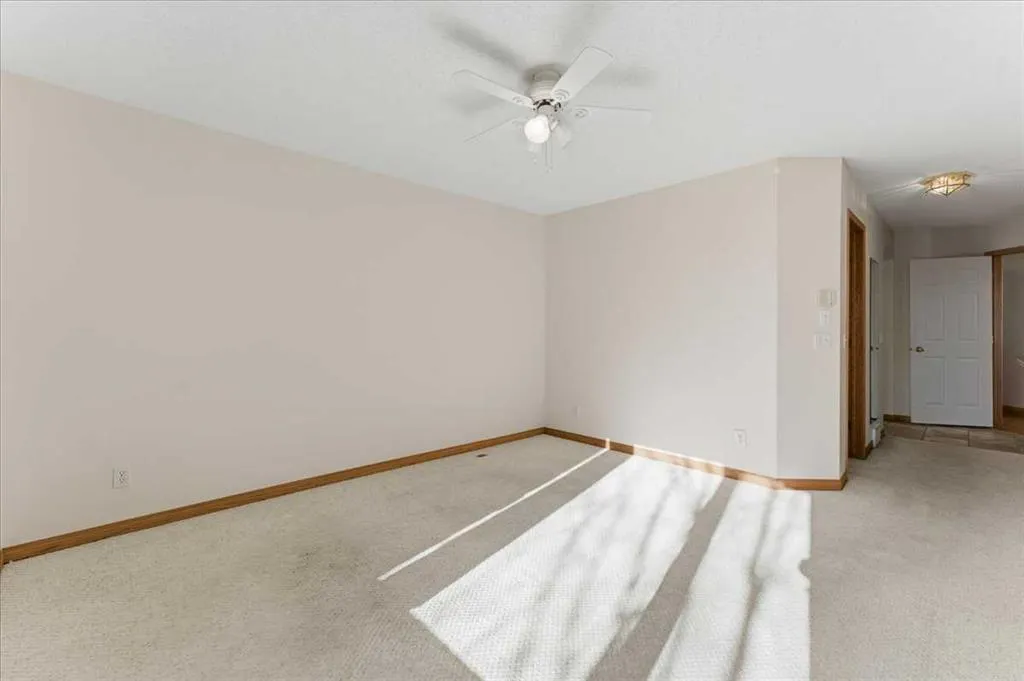 69 Scimitar Point NW