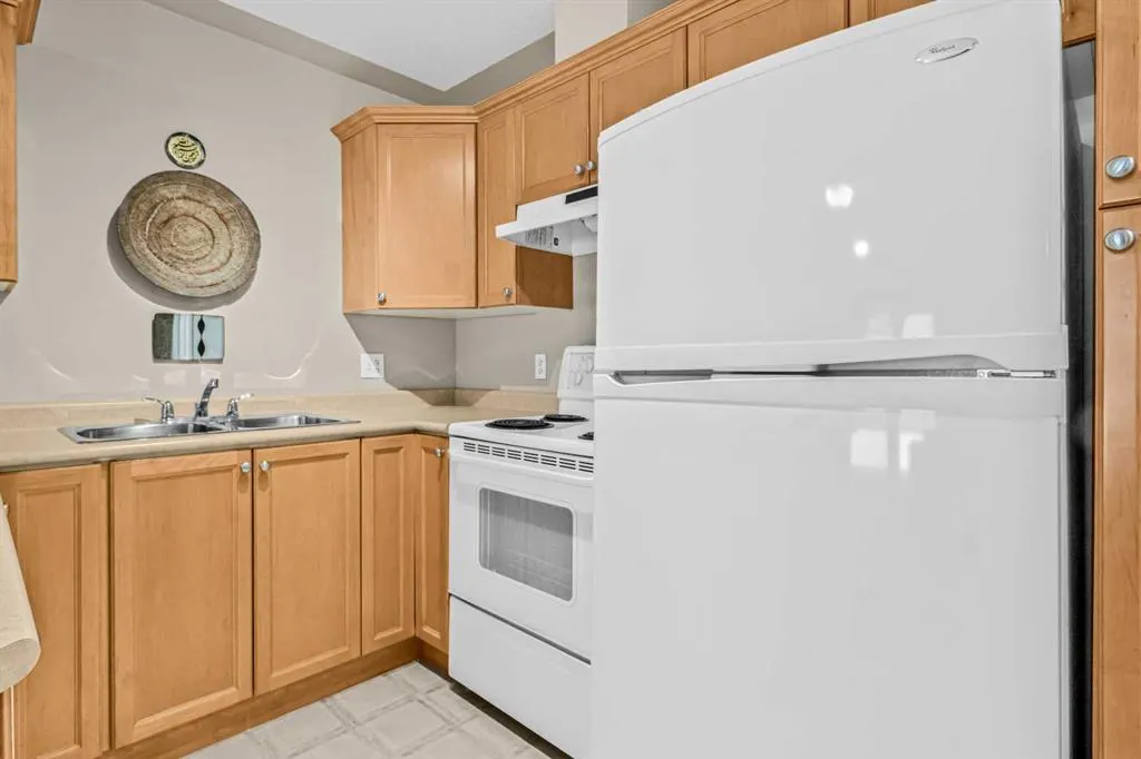 369 Rocky Vista Park NW, #109