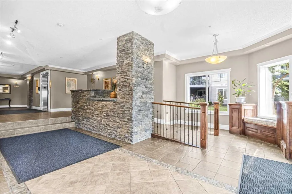 369 Rocky Vista Park NW, #109