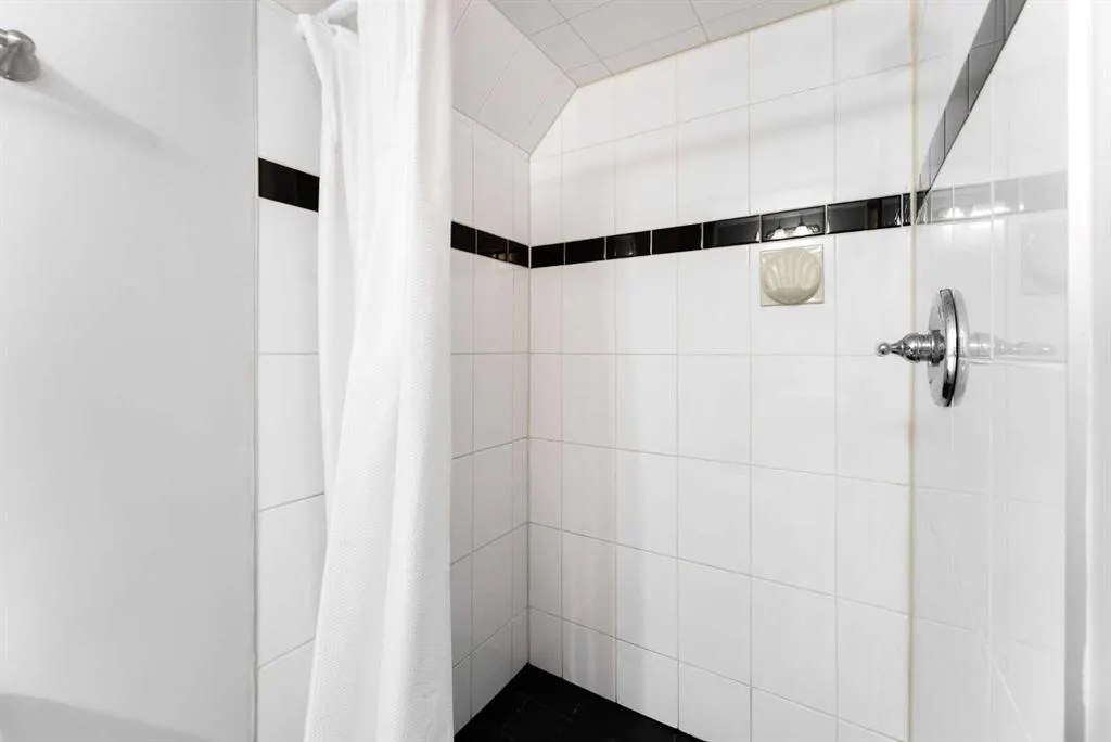 136 Parkside Crescent SE