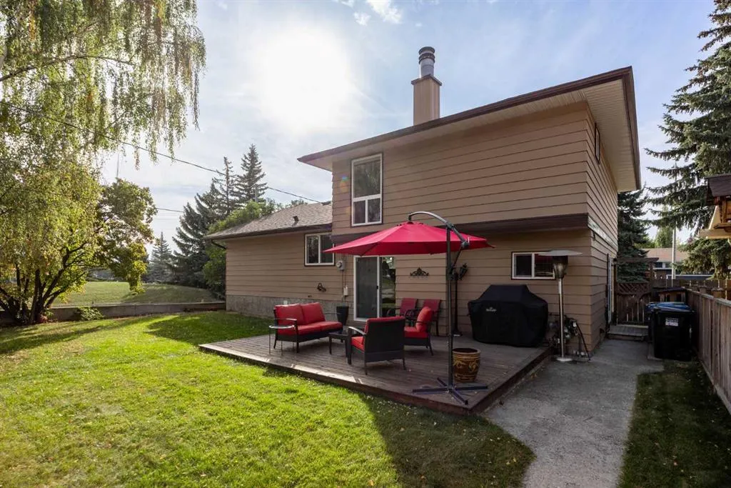 136 Parkside Crescent SE