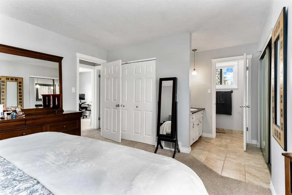 136 Parkside Crescent SE