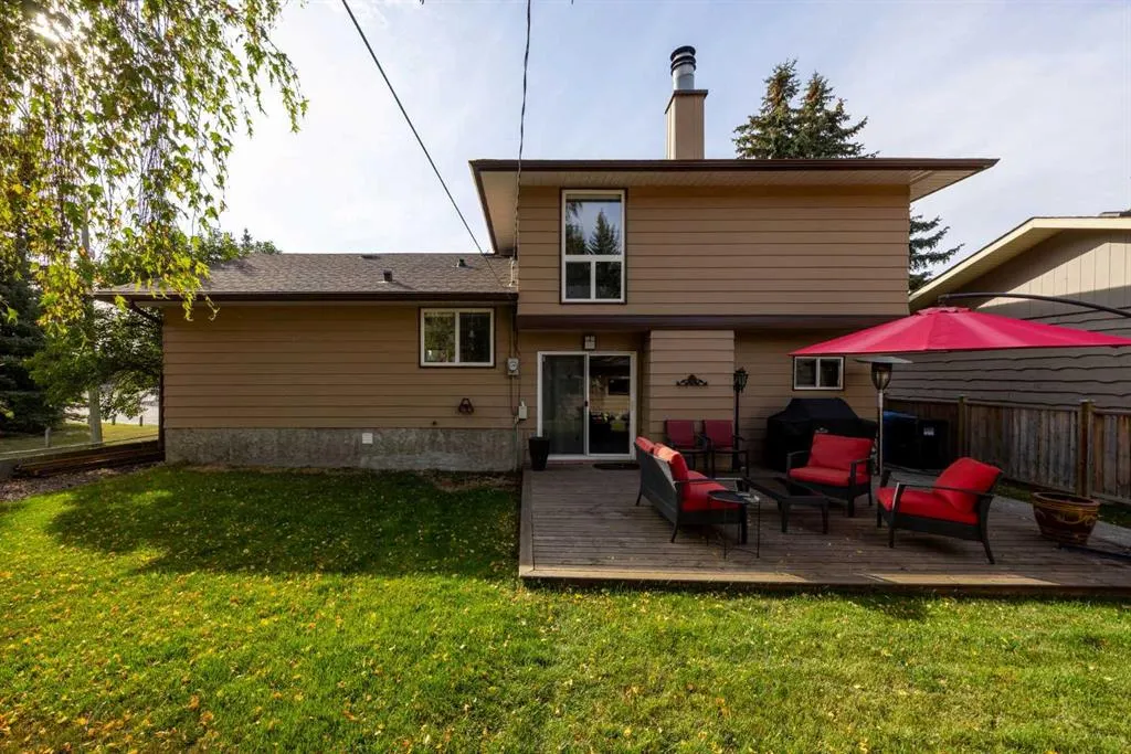 136 Parkside Crescent SE