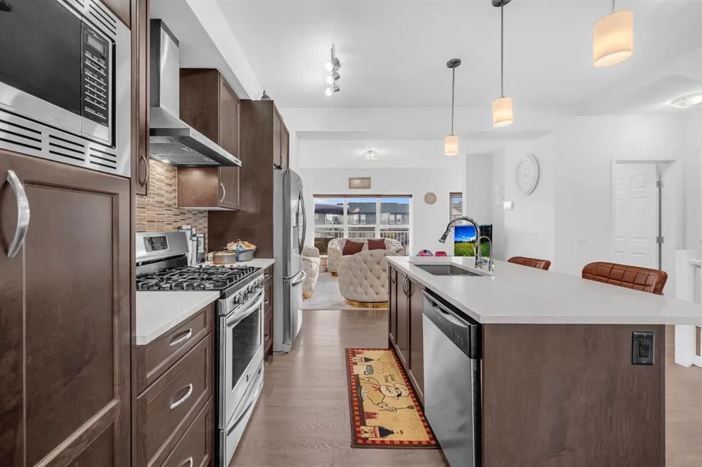 533 Savanna Boulevard NE