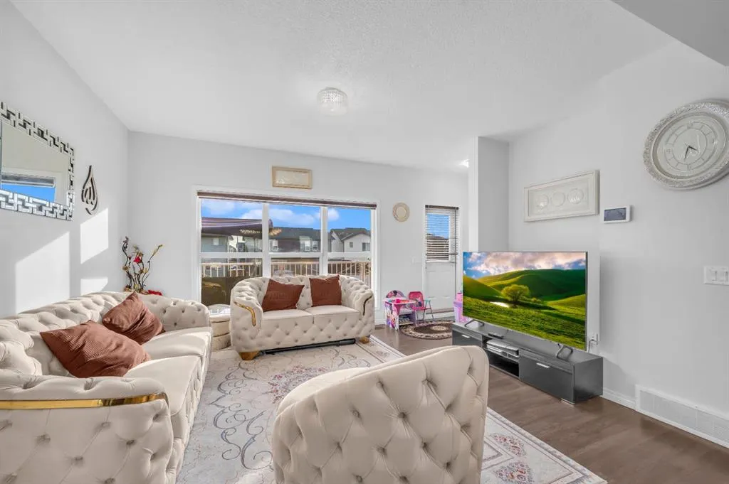 533 Savanna Boulevard NE