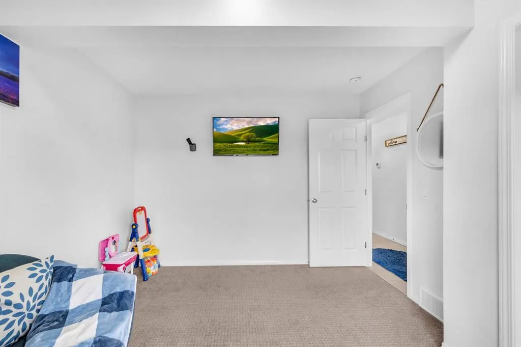 533 Savanna Boulevard NE