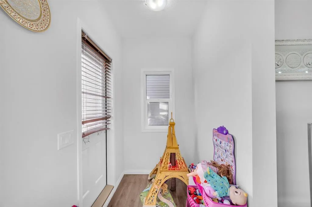 533 Savanna Boulevard NE