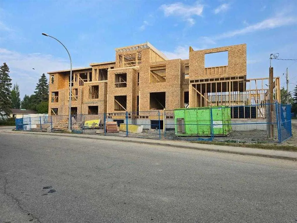 4767 Montana Crescent