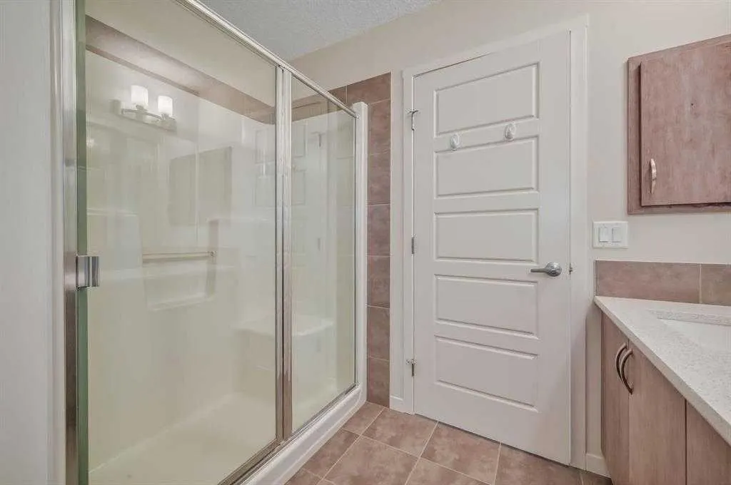 607 Nolanlake Villas NW