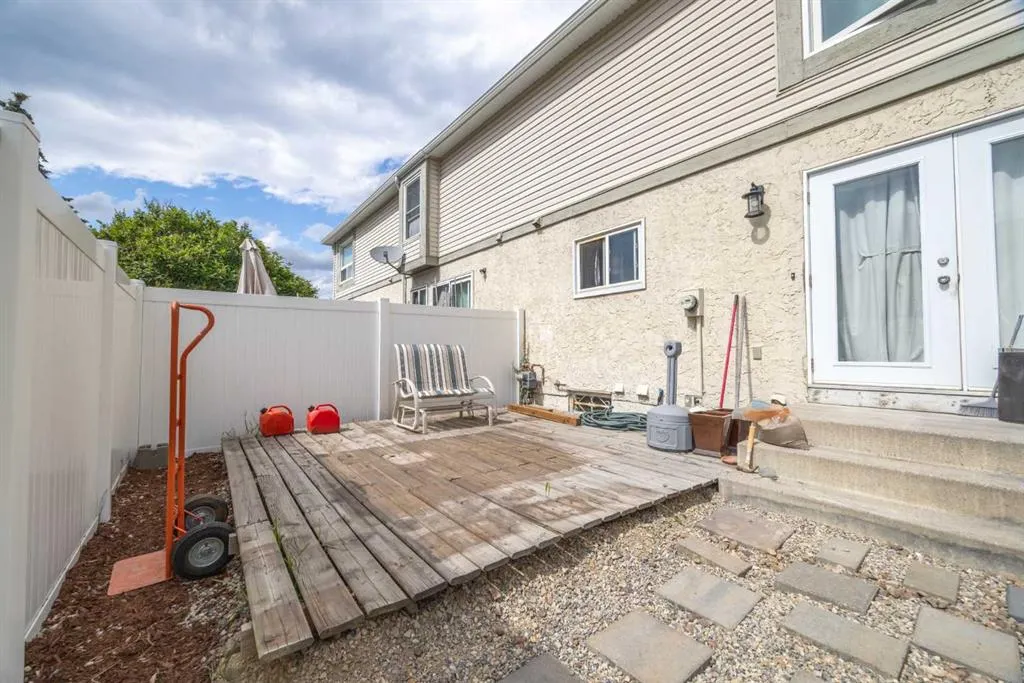 105 Deer Ridge Lane SE