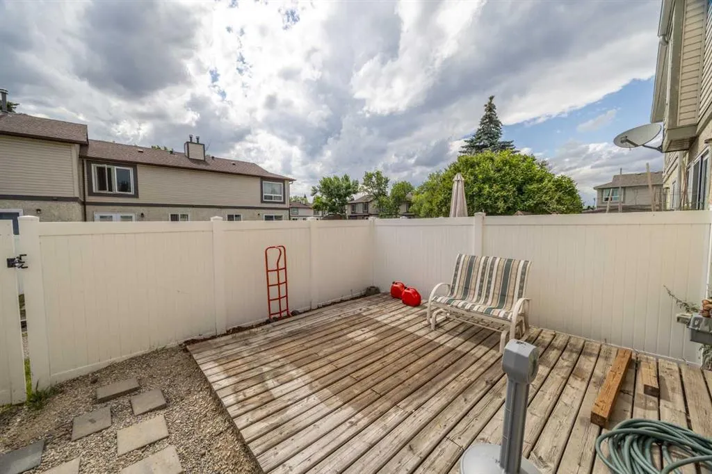 105 Deer Ridge Lane SE