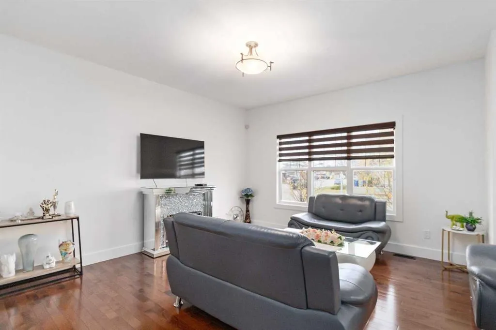 110 Merganser Crescent