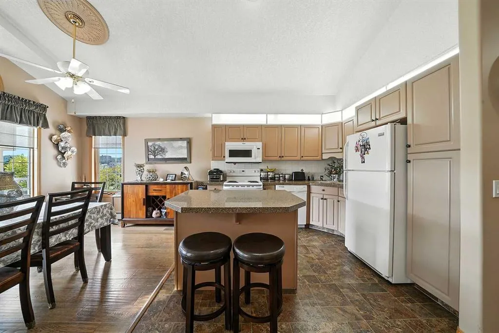 4805 45 Street, #404