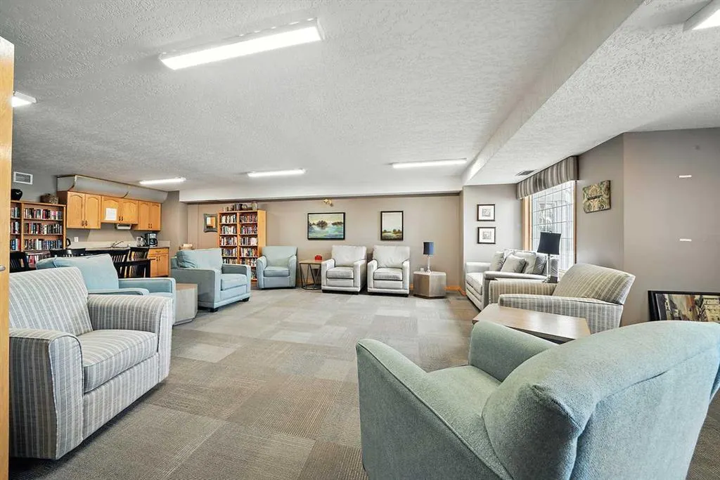 4805 45 Street, #404