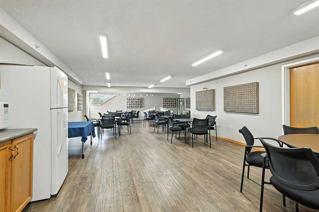 4805 45 Street, #404