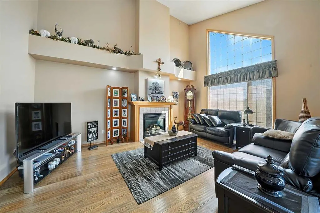 4805 45 Street, #404