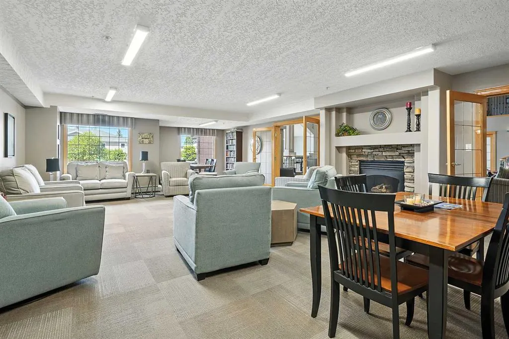 4805 45 Street, #404