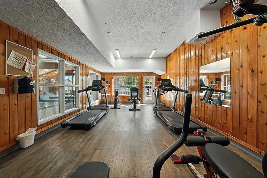 4805 45 Street, #404