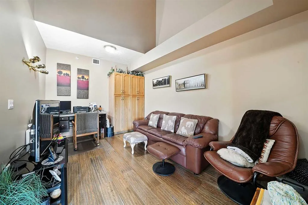 4805 45 Street, #404