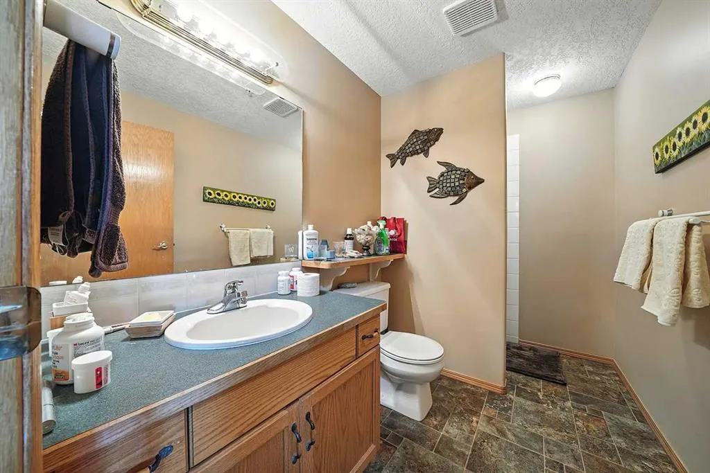 4805 45 Street, #404