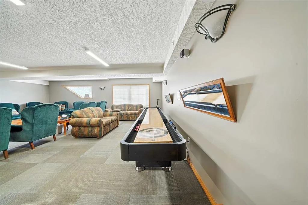 4805 45 Street, #404