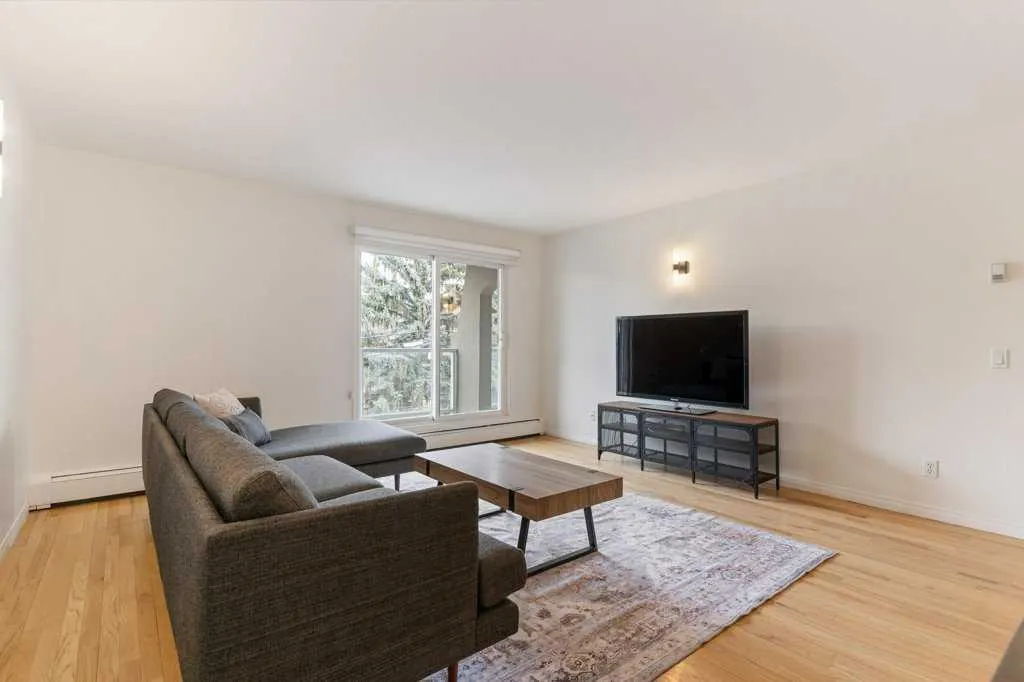 210 25 Avenue SW, #10