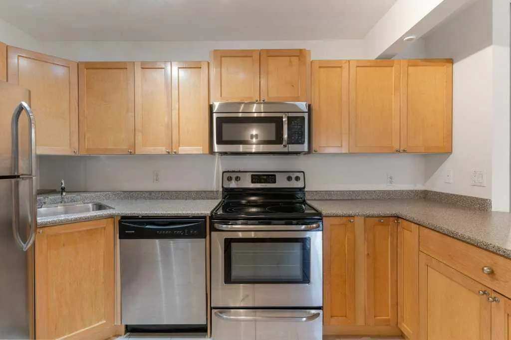 210 25 Avenue SW, #10