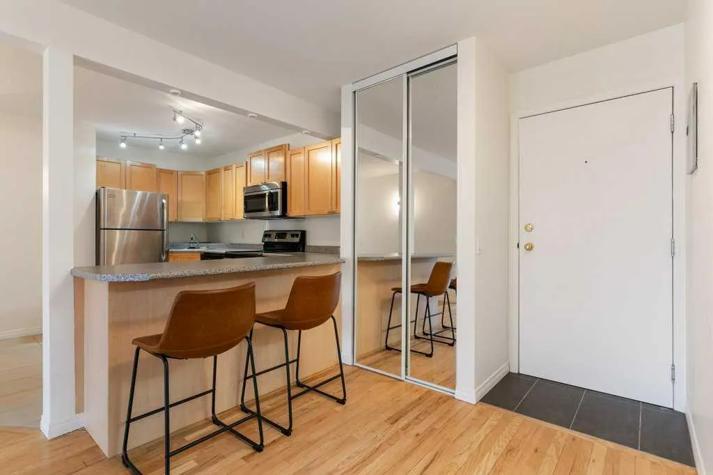 210 25 Avenue SW, #10