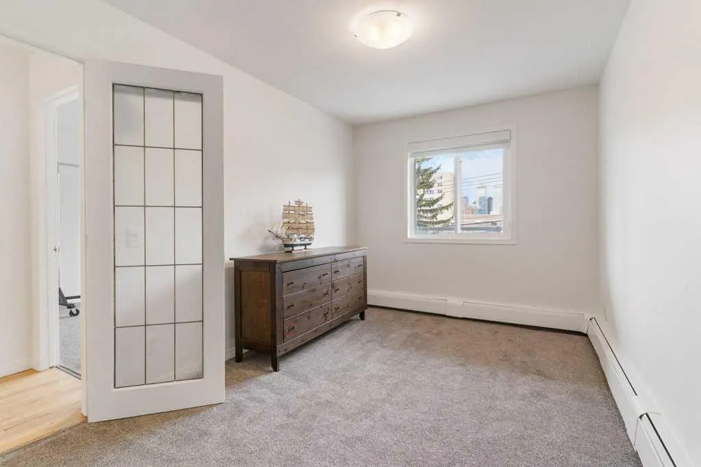 210 25 Avenue SW, #10