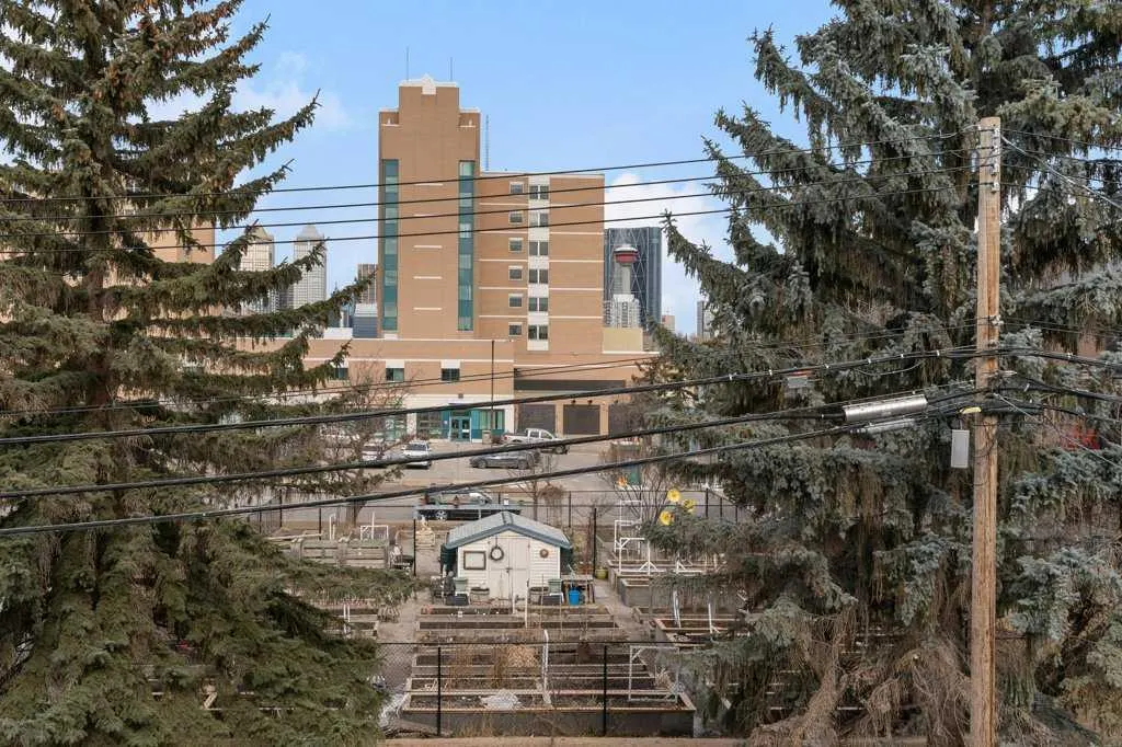 210 25 Avenue SW, #10