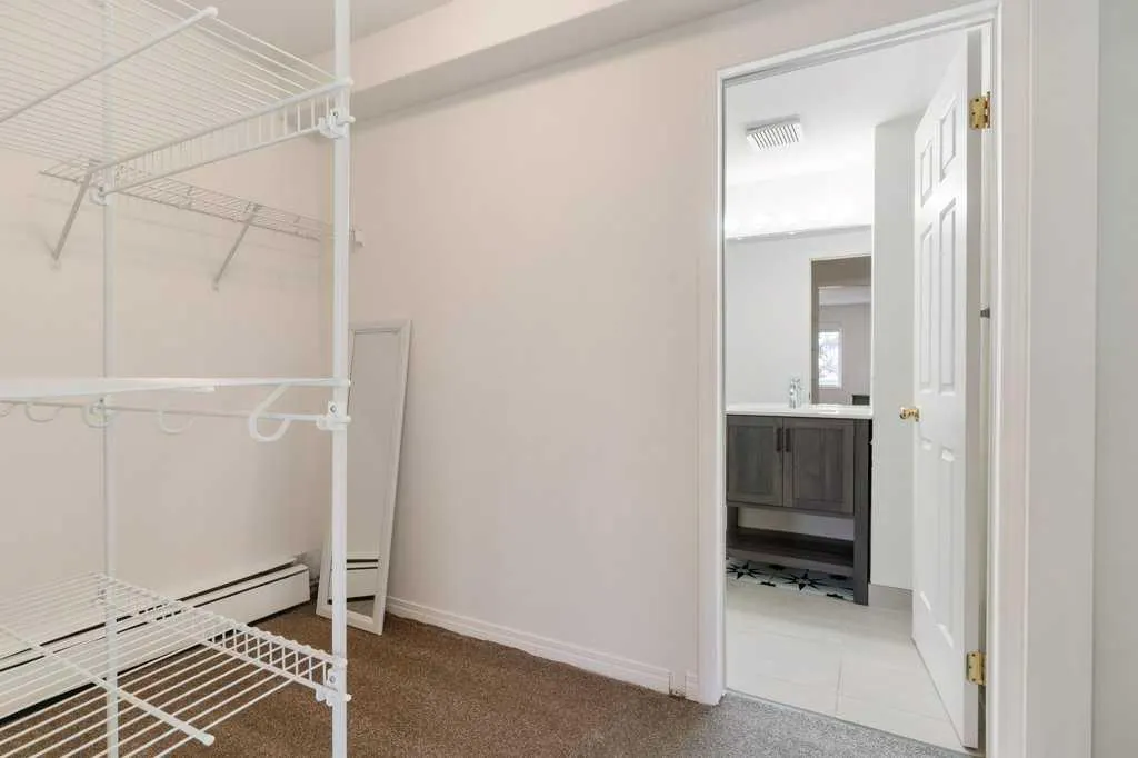 210 25 Avenue SW, #10