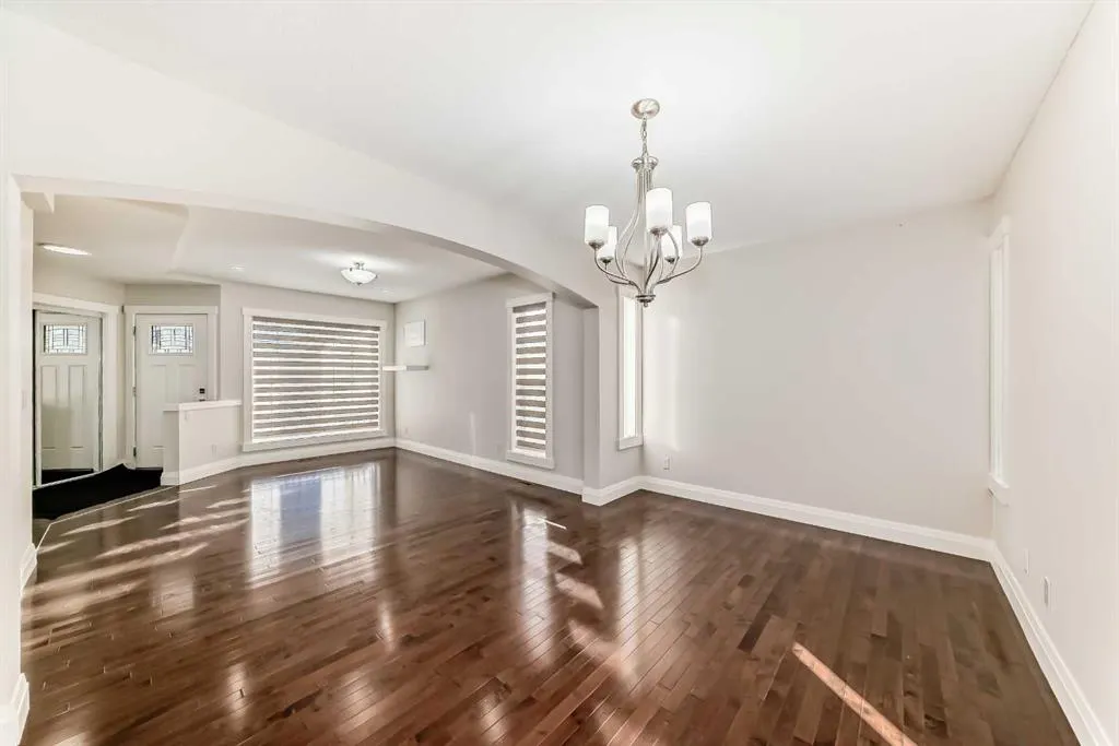 40 Martha's Meadow Place NE