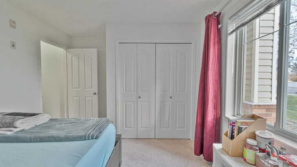 17 Country Village Bay NE, #105