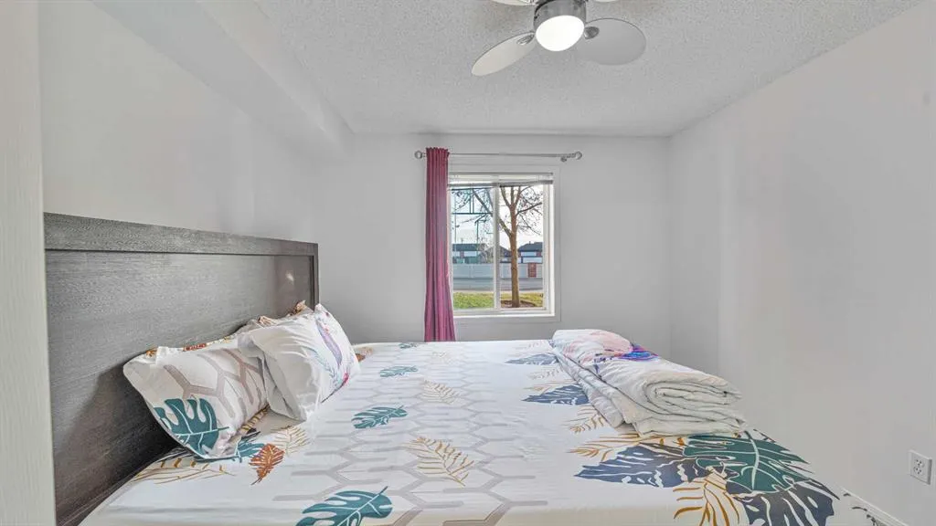 17 Country Village Bay NE, #105